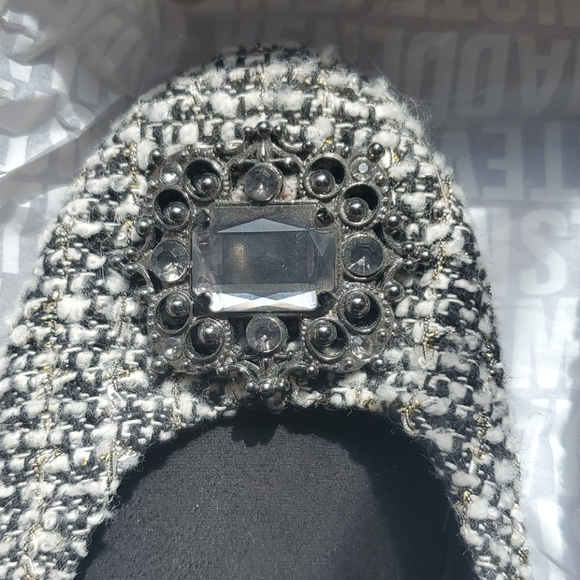 Flats - Picture 2 of 6